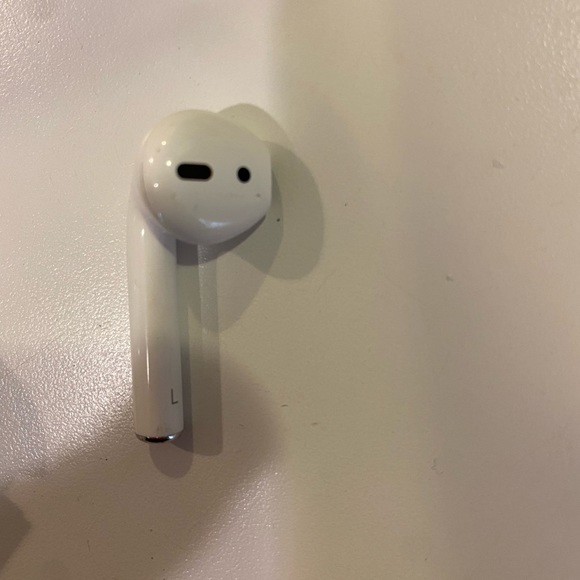 Apple Airpods - Picture 4 of 9
